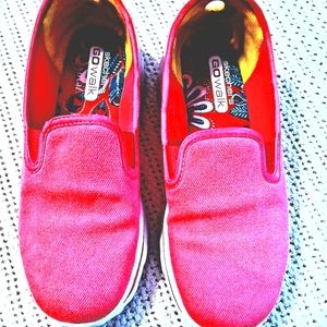 EUC Women's Skecher's size 7.5